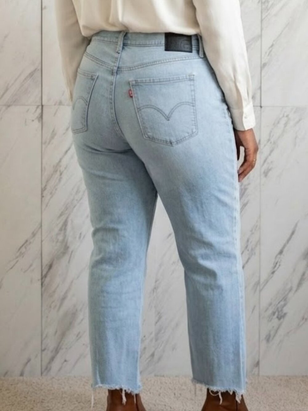 Levi's 724 High Rise Light Wash Cropped Straight Ankle Jeans 24W Raw Hem - Picture 5 of 9